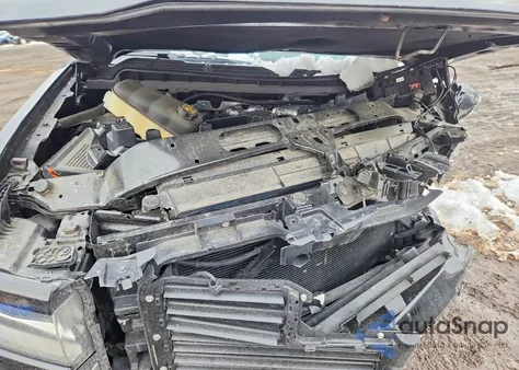 2017 Chevrolet Silverado C1500 z USA, uszkodzony, nr VIN 1GCRCNEH4HZ204009